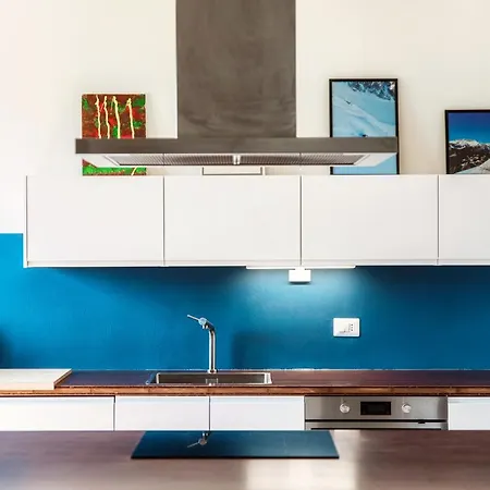 Altido Superb Flat In Porta Romana Διαμέρισμα