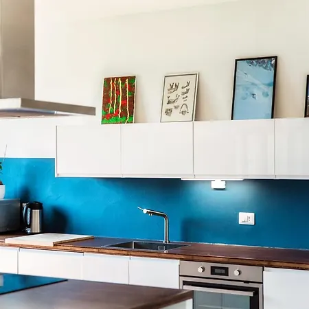 Altido Superb Flat In Porta Romana Διαμέρισμα *