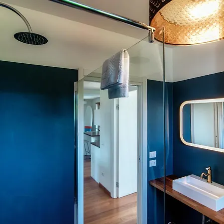 Altido Superb Flat In Porta Romana Διαμέρισμα *