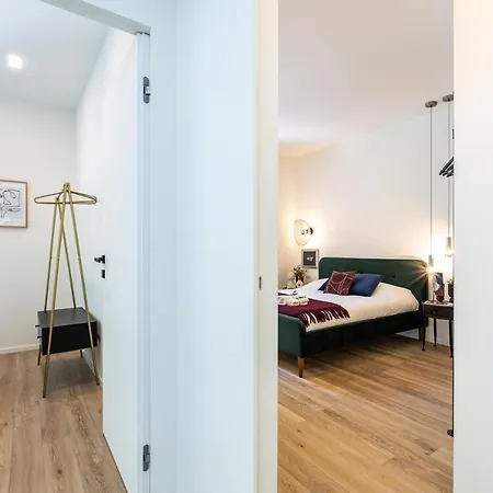 *villa Olivo*with Private Terrace & Jacuzzi + 3bedrooms Feriehus *