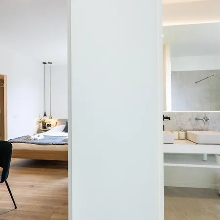 *villa Olivo*with Private Terrace & Jacuzzi + 3bedrooms * Milano