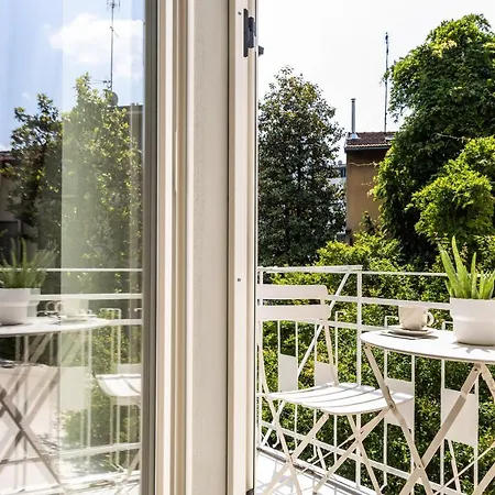Ferienhaus *villa Olivo*with Private Terrace & Jacuzzi + 3bedrooms Mailand