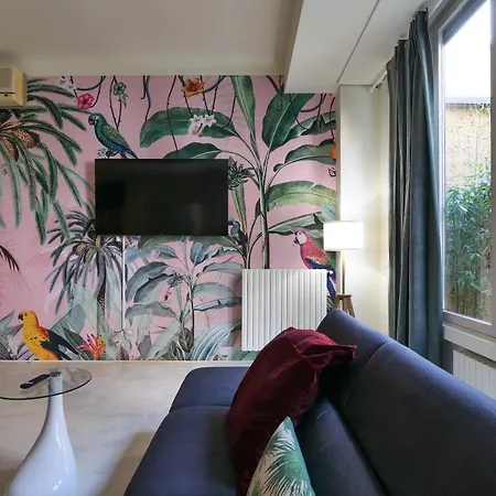 Prestige Boutique Homes - Garden & Pool *