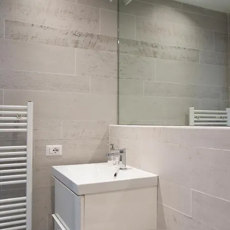 Youhosty - Custodi 12 Apartment *