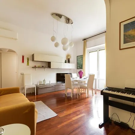 Calvairate Balcony Appartement