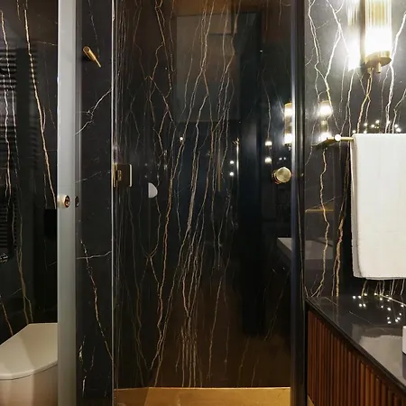 Contempora - Elegance And Design In The Heart Of Brera *