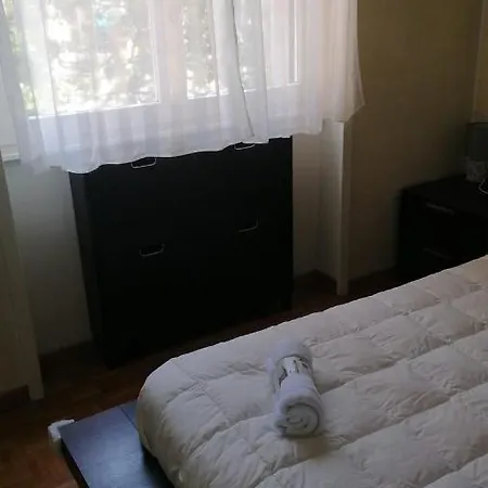 Impeccable 3 Bedroom House Up To 6 People 10 Minutes Away From Duomo *