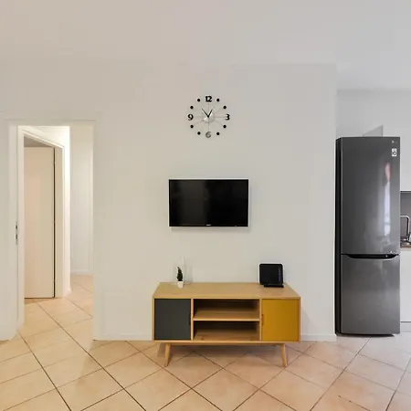 Apartment Caseospitali - Casa Cri&Eli, Super Trilocale Con Terrazzo In Zona Lambrate Per 5 Milan