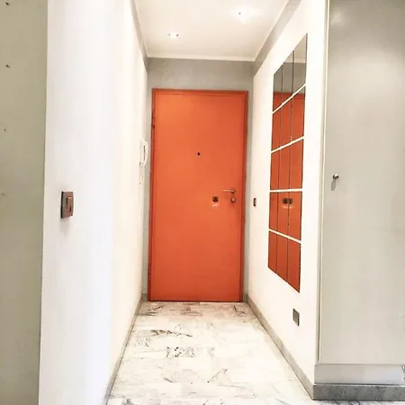 Impeccable 3 Bedroom House Up To 6 People 10 Minutes Away From Duomo Milan