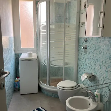 Apartment Impeccable 3 Bedroom House Up To 6 People 10 Minutes Away From Duomo *
