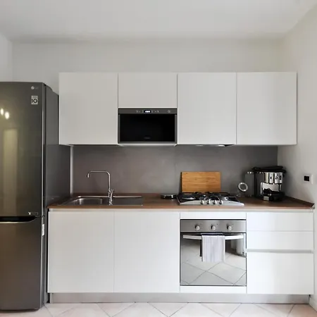 Guesthost - Casa Cri&eli Trilo X5 Con Terrazzo Milán