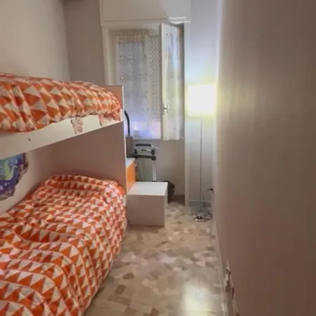 Impeccable 3 Bedroom House Up To 6 People 10 Minutes Away From Duomo
