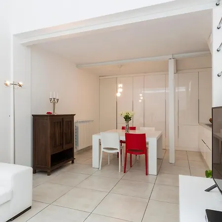 White Sempione Apartment Milan