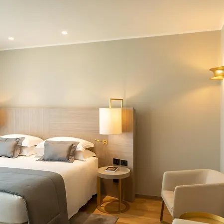 Starhotels Duomo Panoramic Penthouse - 1 Bedroom 2* Milan