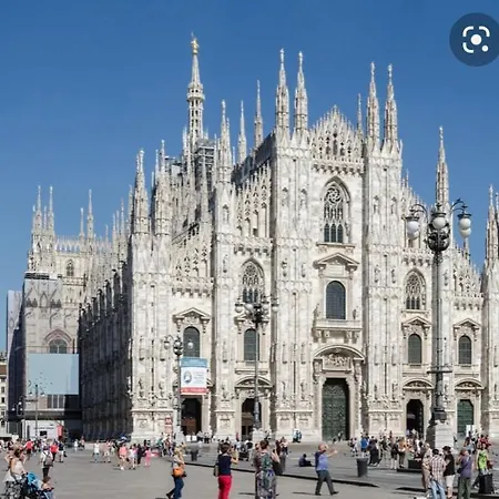 Milano: Incantevole In Pieno Centro - Fancy Yellow *