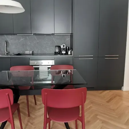 Apartment Milano: Incantevole In Pieno Centro - Fancy Yellow Milan