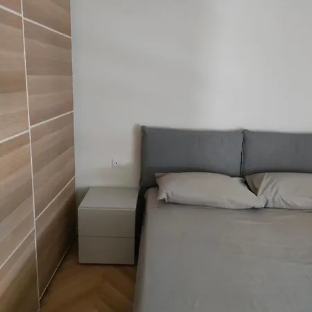 Apartment Milano: Incantevole In Pieno Centro - Fancy Yellow Milan