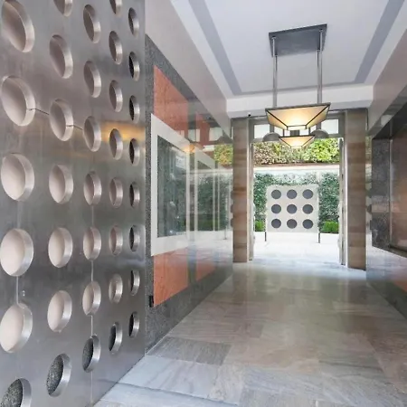 Palazzo Beltrade By Halldis Milán
