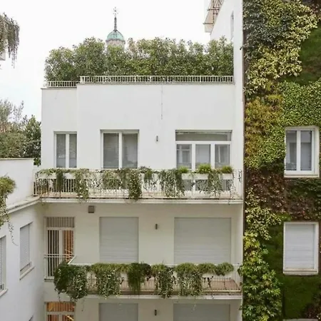 Palazzo Beltrade By Halldis Apartament