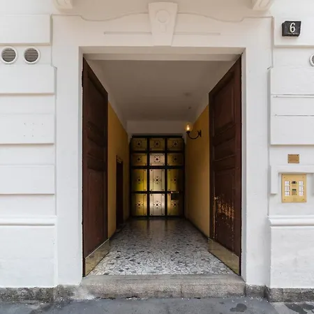 Porta Genova Balcony