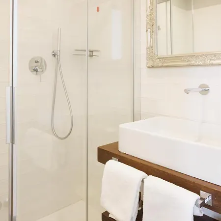 Antica Leonardo Hotel 3*