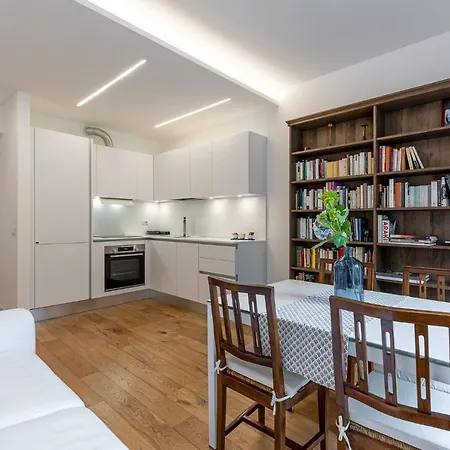 Апартаменты Beplace In Porta Venezia Милан