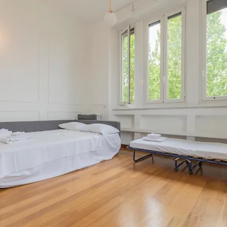 Sweet Flat Near Bocconi Tibaldi 66 아파트 *