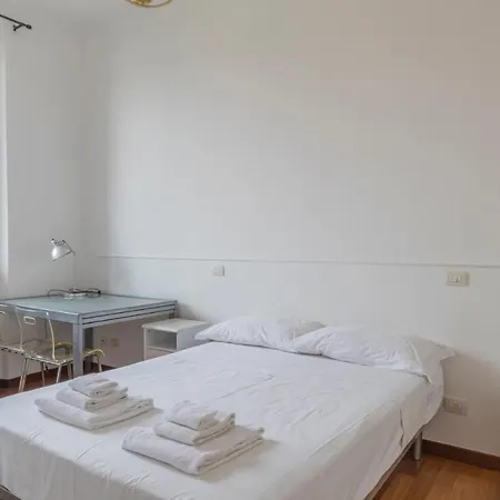 Sweet Flat Near Bocconi Tibaldi 66 아파트