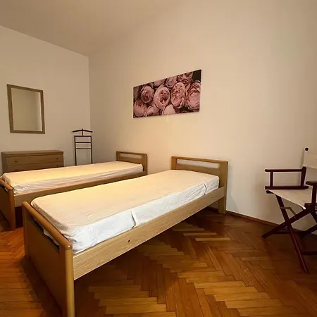 Suitelowcost Giambellino * Milão