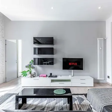 Brera 8 Historic Milanese House Apartment