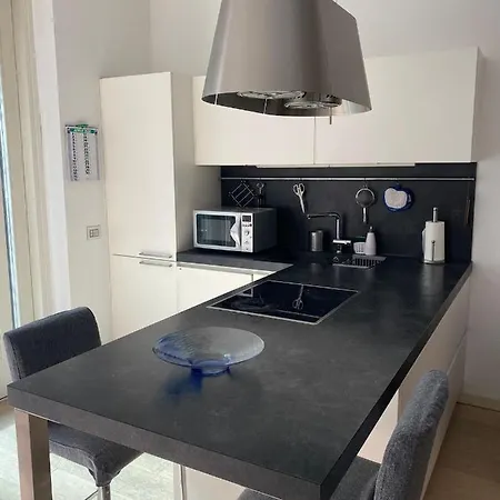 Apartment Lovely In The New Porta Nuova Area *