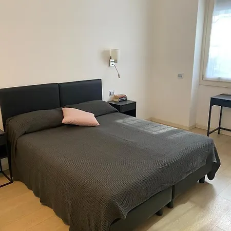 Apartment Lovely In The New Porta Nuova Area