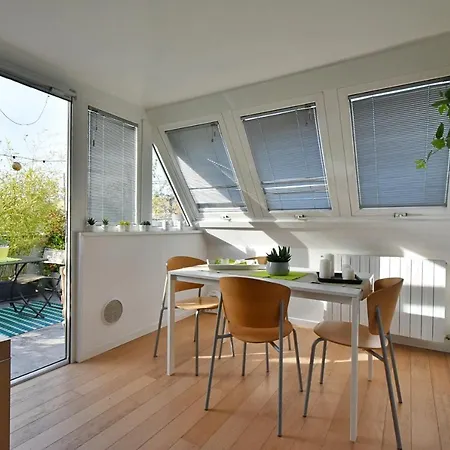 The Arch's Attic, Lovely Terrace Downtown 公寓 *