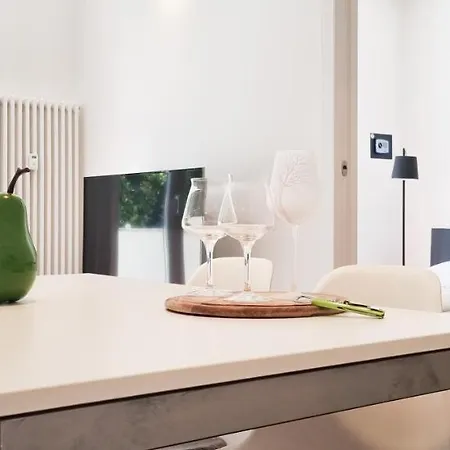 Apartment Joivy Superb Flat, 2 Balconies & Skyscrapers View Milan