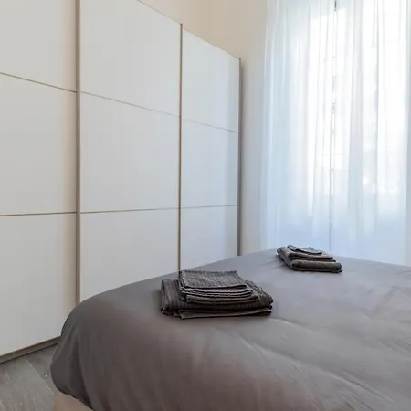 Duomo-navigli Charming And Modern With Fast Wifi Appartement Milan