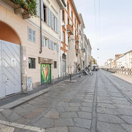 Apartment Quiet Roomy Studio Navigli- Porta Genova *