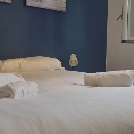 Altido Stylish Flat W/balcony In Central Appartement