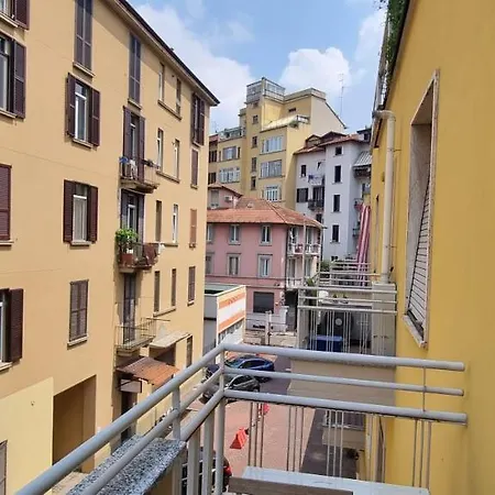 Appartement Altido Stylish Flat W/balcony In Central