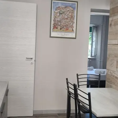 Apartment Altido Cosy And Inviting 1-bed Flat With Balcony