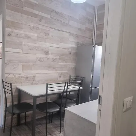 Altido Cosy And Inviting 1-bed Flat With Balcony * Milan