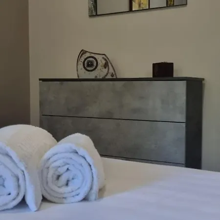 Apartment Altido Cosy And Inviting 1-bed Flat With Balcony