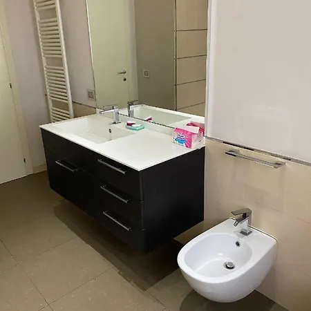 Apartment Lovely In The New Porta Nuova Area