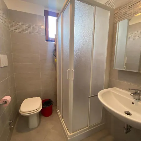 Porta Venezia, Monolocale Con Vista Sui Tetti Apartamento Milão