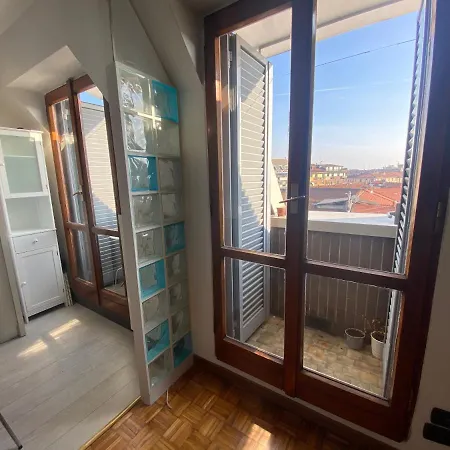 Porta Venezia, Monolocale Con Vista Sui Tetti * Milão