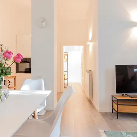 Duomo-navigli Charming And Modern With Fast Wifi Appartement *