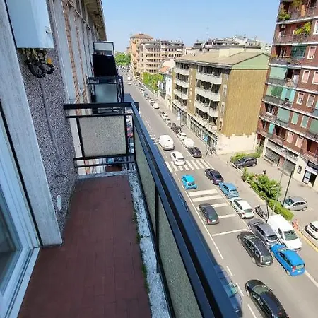 Fondazione Prada Metro Corvetto Splendido Monolocale Ristrutturato Ben Arredato Apartment Milan