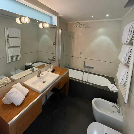 Ih Hotel *