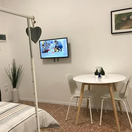 25 - Near Metro M3 * Milano