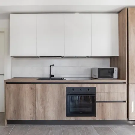 Modern Apt With Terrace And Parking! Apartment *