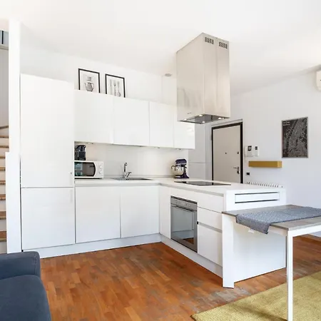 Bellissimo Su Due Piani A Pochi Passi Dal Monumentale Apartment